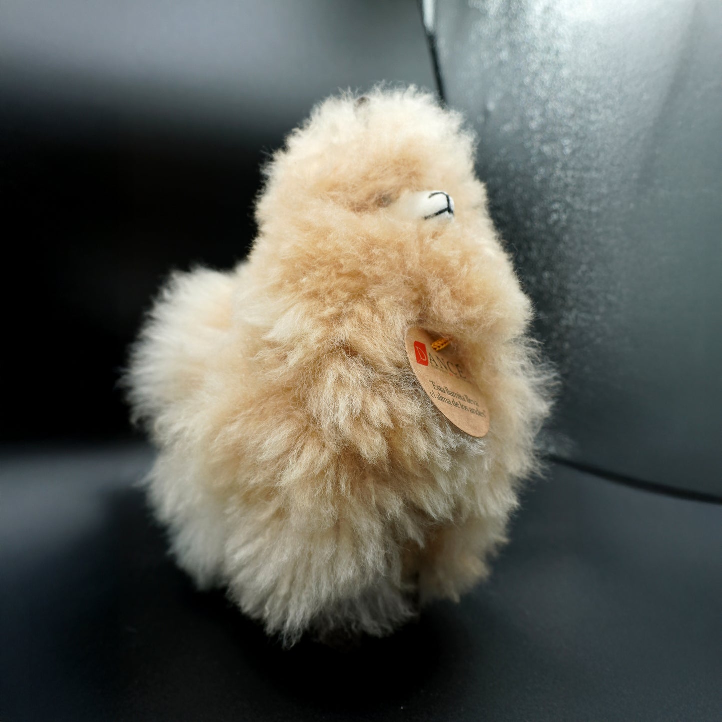 Llama de alpaca marrón decorativa - mediana